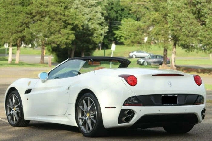 2012 Ferrari California - Image 2 of 24