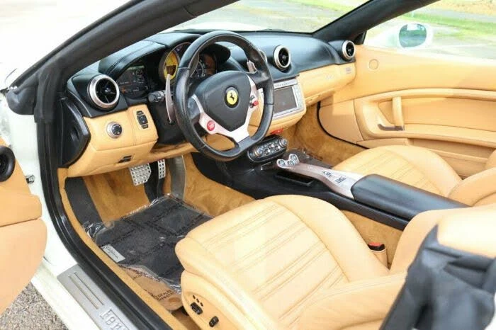 2012 Ferrari California - Image 10 of 24