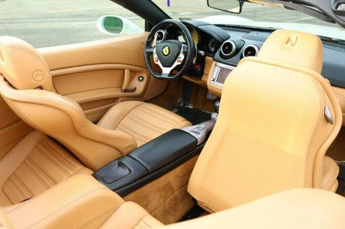 2012 Ferrari California - Image 12 of 24