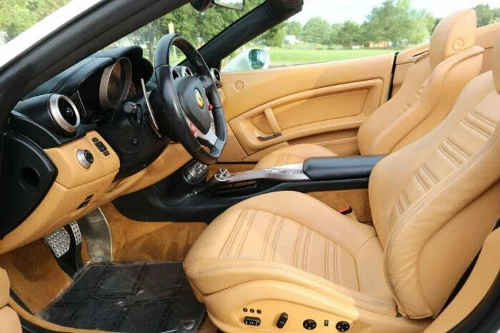 2012 Ferrari California - Image 8 of 24