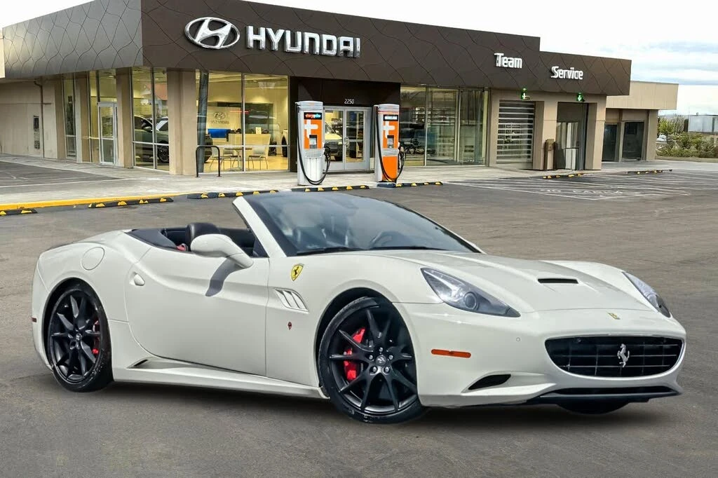 2012 Ferrari California - Image 2 of 31