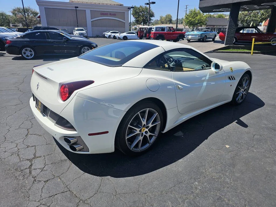 2012 Ferrari California - Image 12 of 31