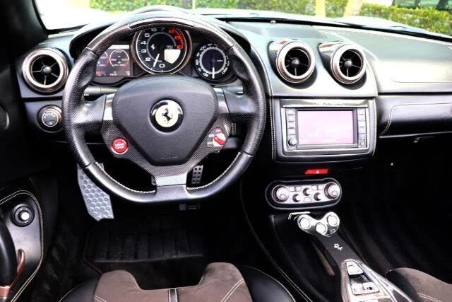 2012 Ferrari California - Image 9 of 17