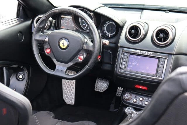 2012 Ferrari California - Image 10 of 17