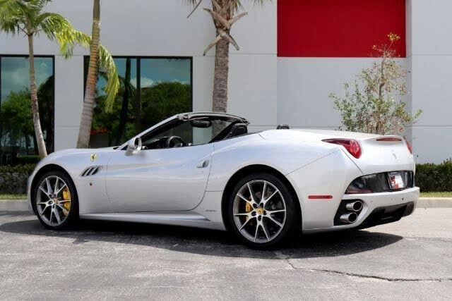 2012 Ferrari California - Image 12 of 17