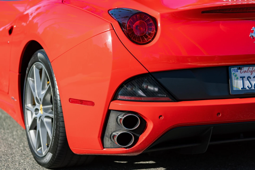 2012 Ferrari California - Image 26 of 31