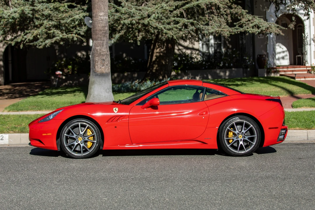 2012 Ferrari California - Image 14 of 31