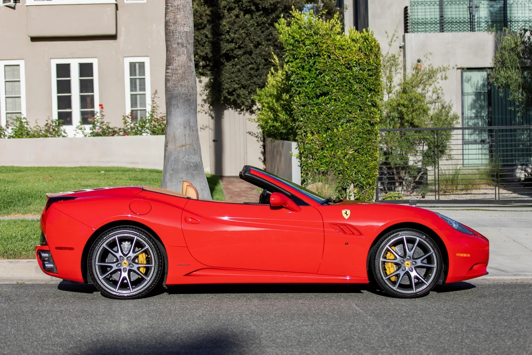 2012 Ferrari California - Image 9 of 31