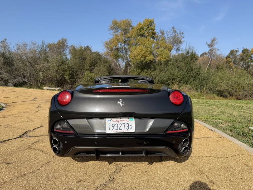 2012 Ferrari California - Image 16 of 31