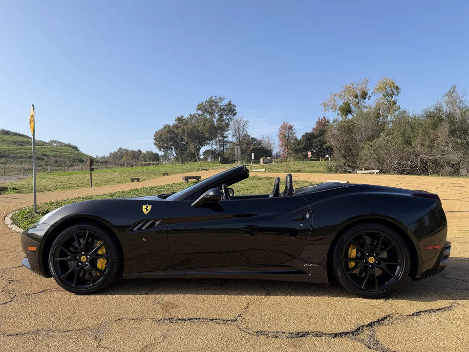 2012 Ferrari California - Image 10 of 31