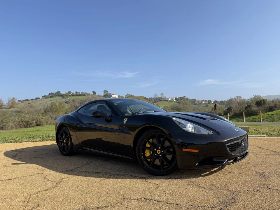 2012 Ferrari California - Image 23 of 31