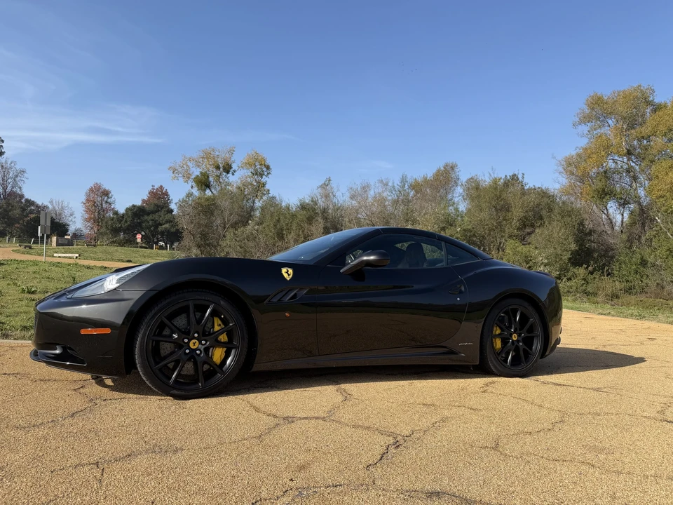 2012 Ferrari California - Image 25 of 31