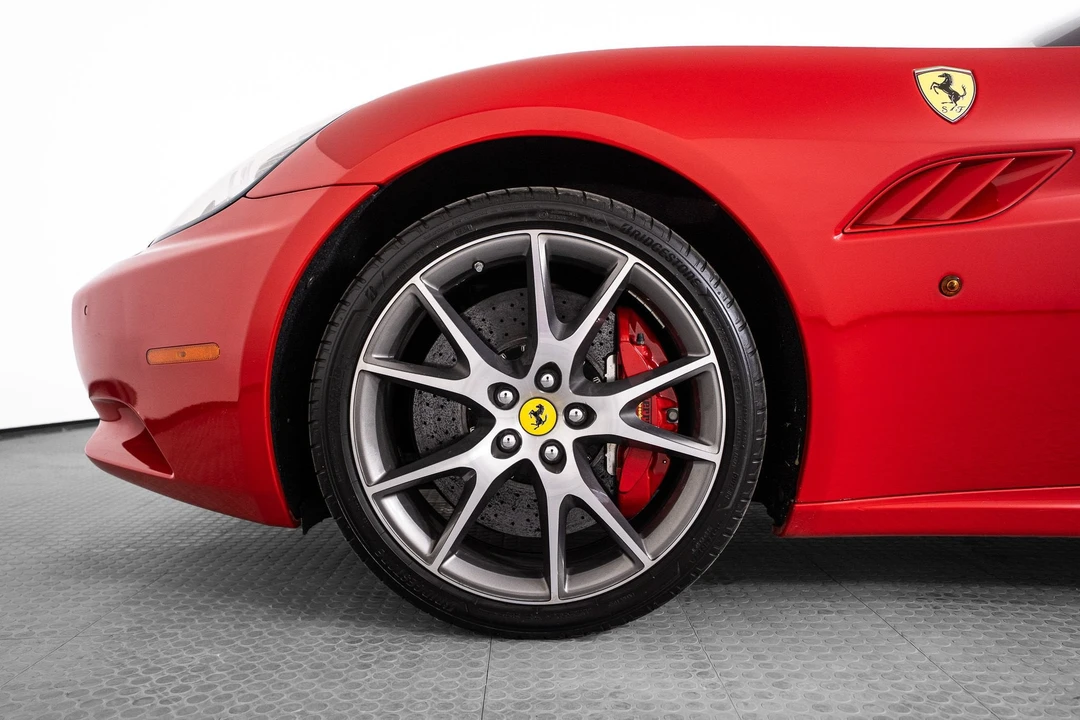 2012 Ferrari California - Image 9 of 31