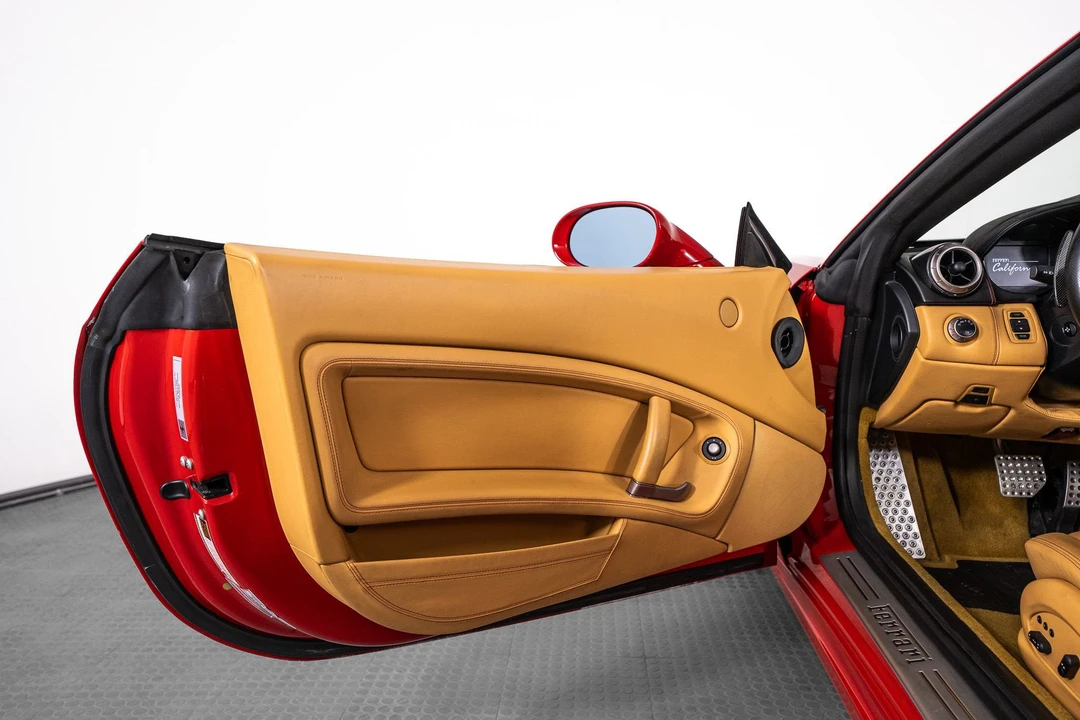 2012 Ferrari California - Image 14 of 31