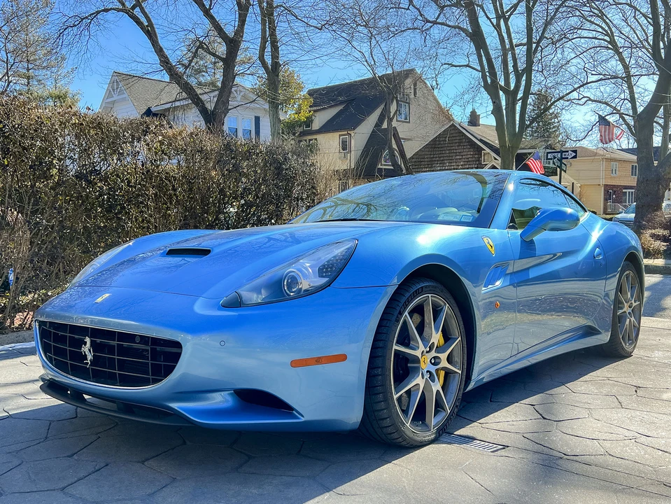 2012 Ferrari California - Image 2 of 31