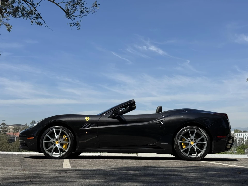 2012 Ferrari California - Image 16 of 31