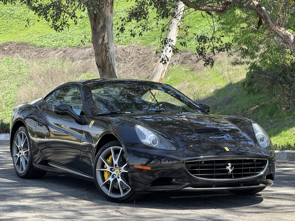 2012 Ferrari California - Image 2 of 31
