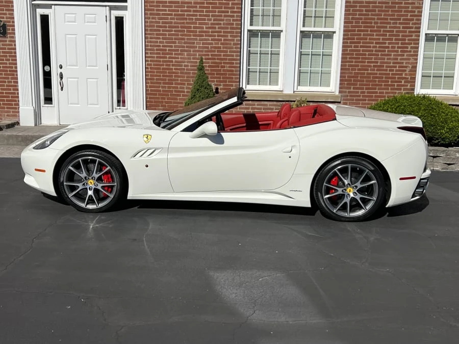 2012 Ferrari California - Image 2 of 11