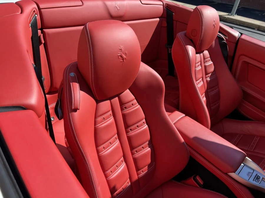 2012 Ferrari California - Image 6 of 11