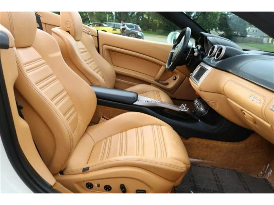 2012 Ferrari California - Image 13 of 24