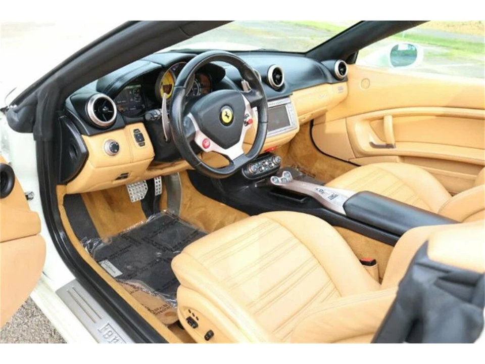 2012 Ferrari California - Image 10 of 24