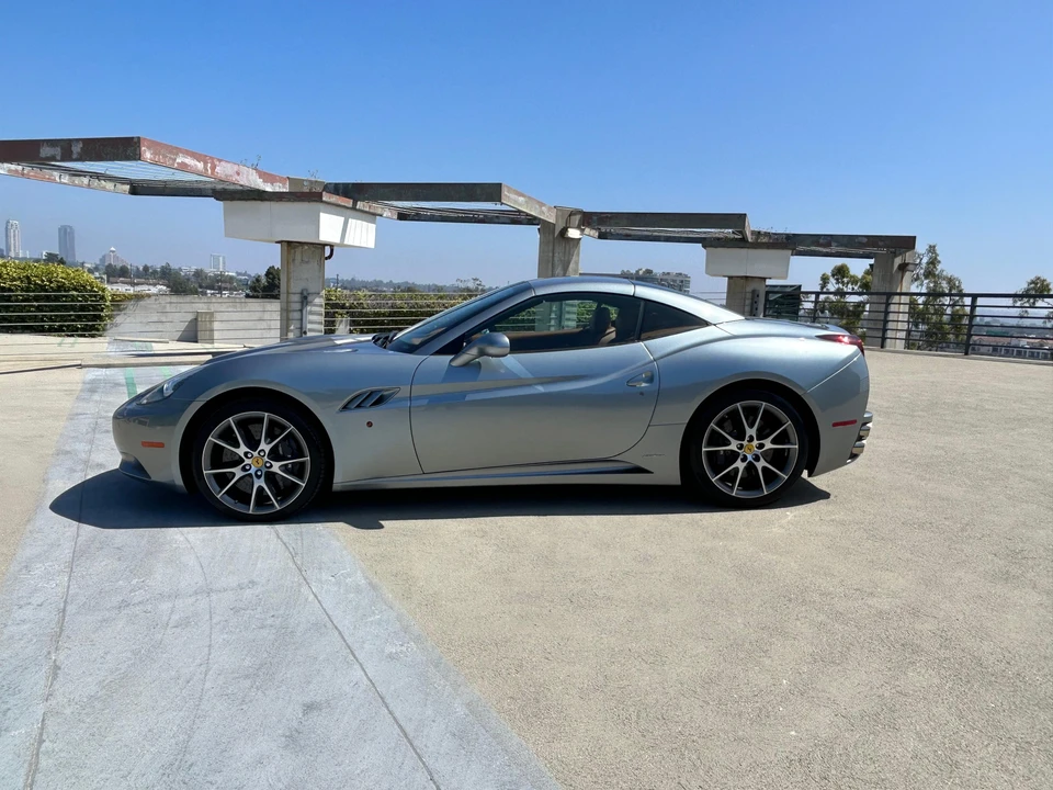 2012 Ferrari California - Image 16 of 31