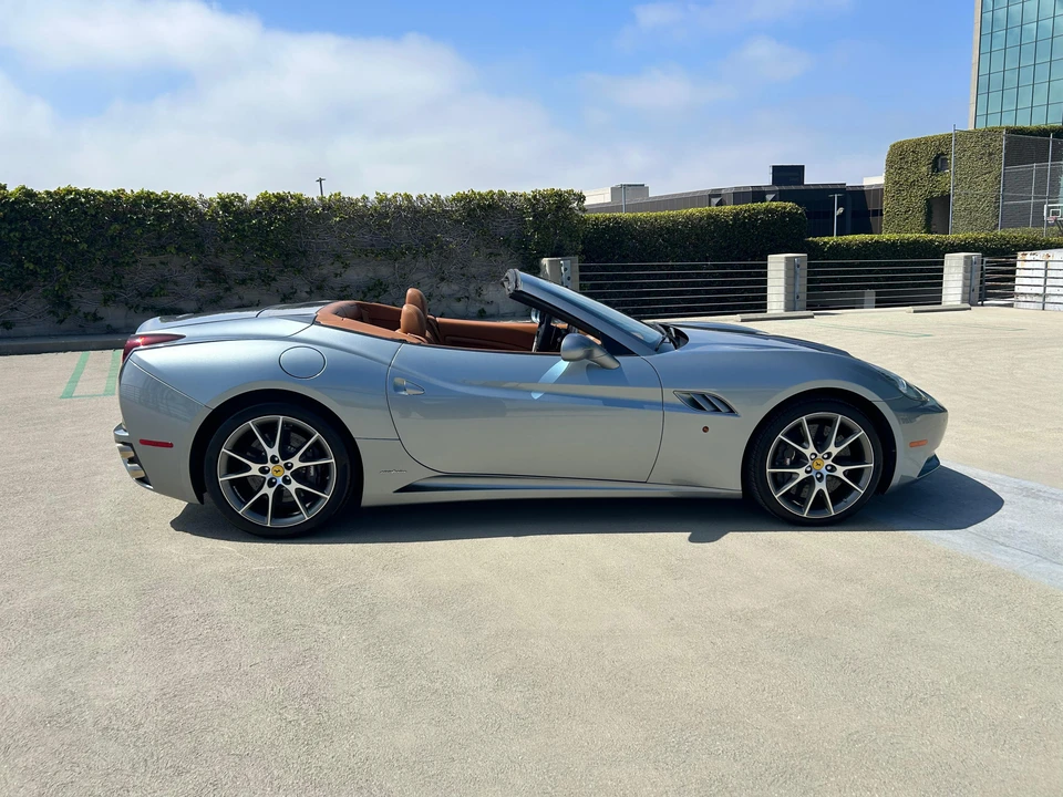 2012 Ferrari California - Image 9 of 31