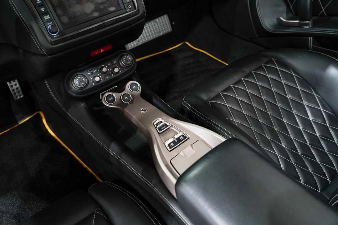 2012 Ferrari California - Image 12 of 21