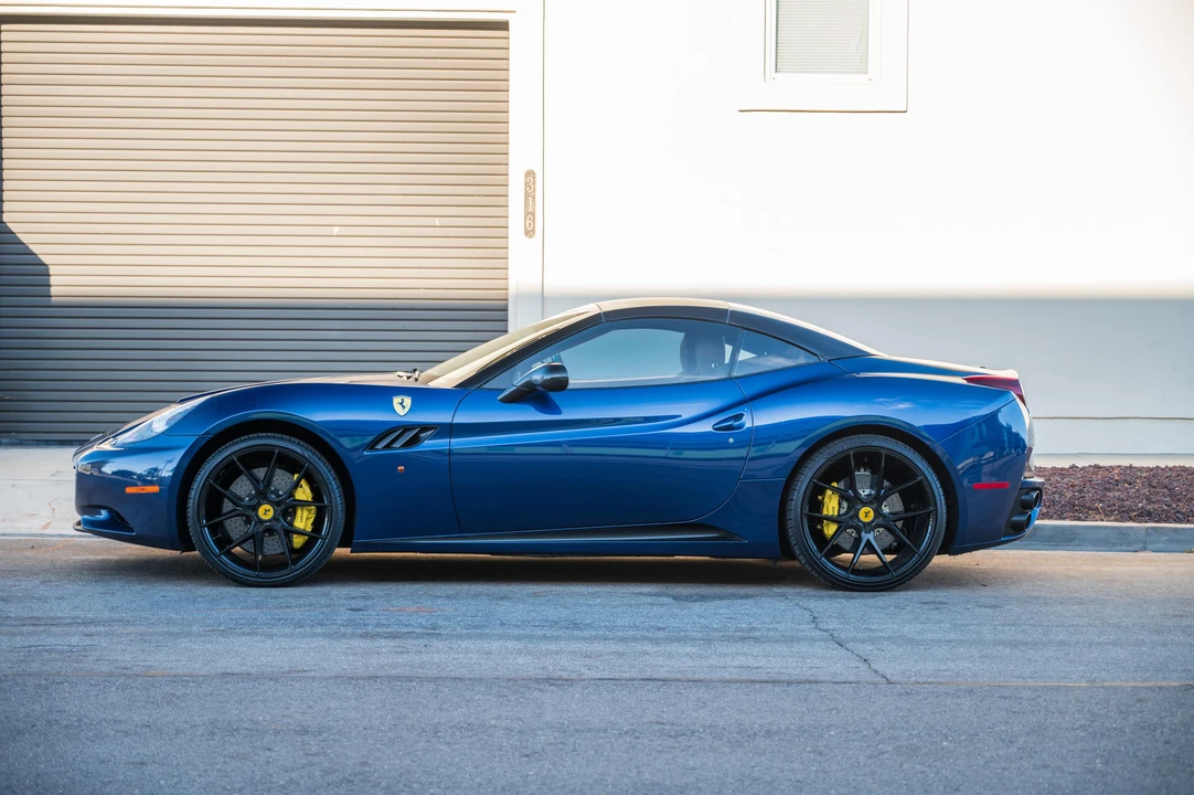 2012 Ferrari California - Image 9 of 31