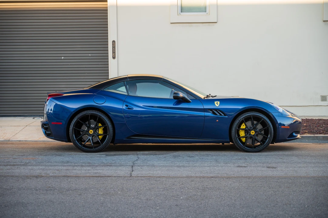 2012 Ferrari California - Image 12 of 31