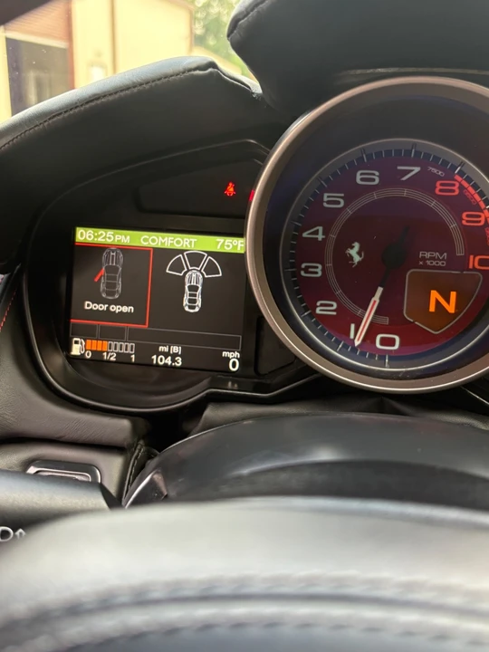 2012 Ferrari California - Image 24 of 31