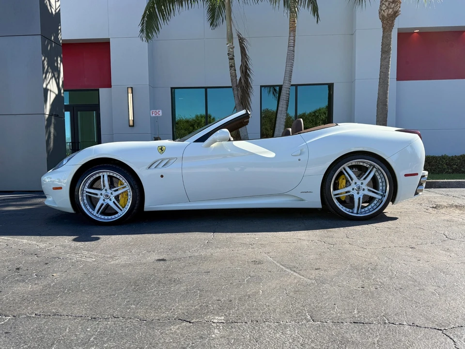2012 Ferrari California - Image 12 of 21