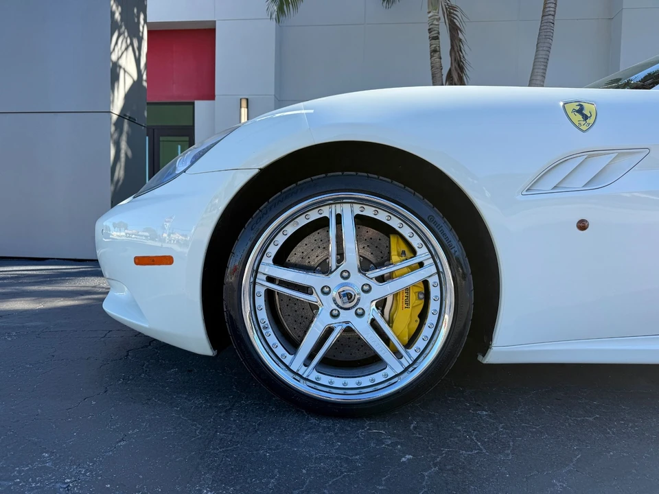 2012 Ferrari California - Image 14 of 21