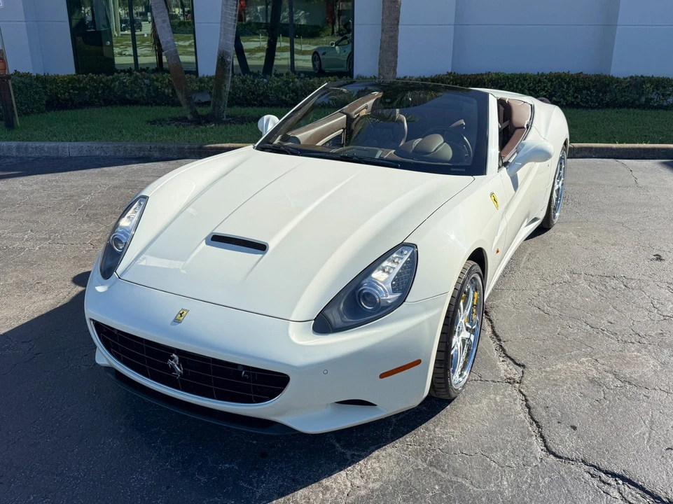 2012 Ferrari California - Image 10 of 21