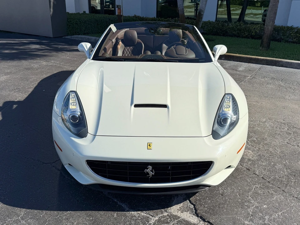 2012 Ferrari California - Image 8 of 21