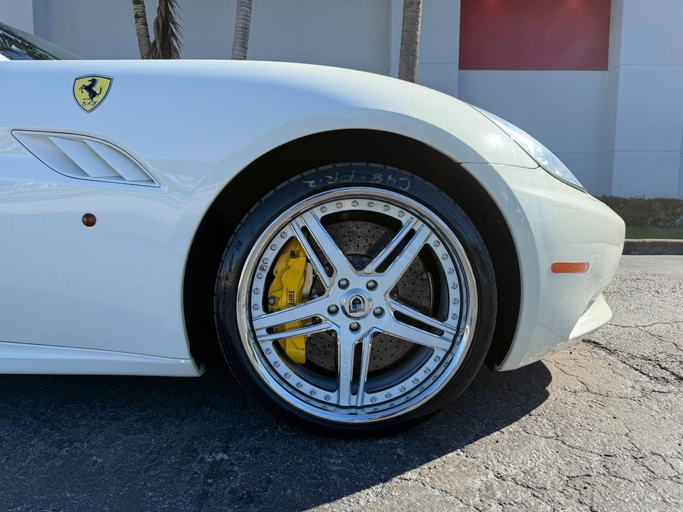 2012 Ferrari California - Image 4 of 21