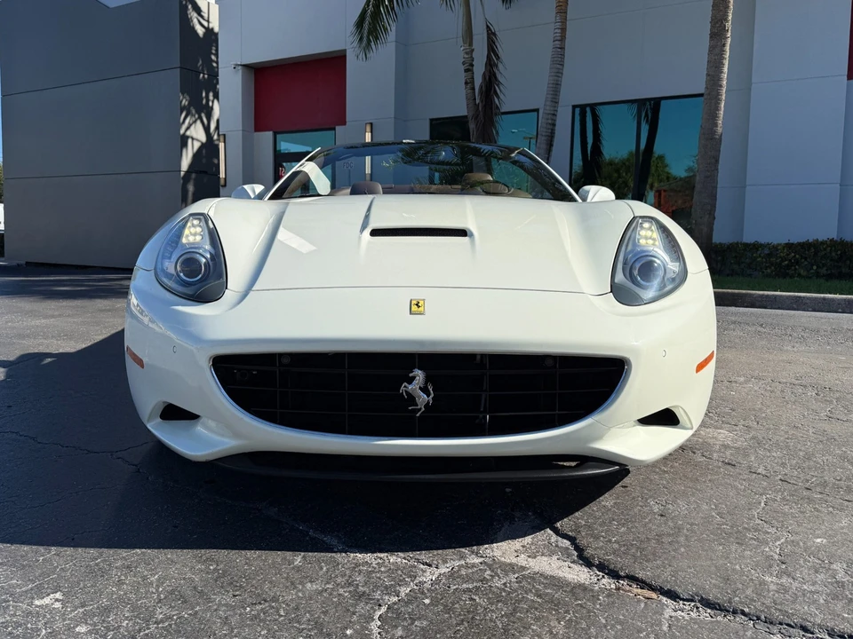 2012 Ferrari California - Image 9 of 21