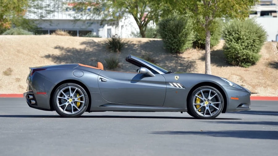 2012 Ferrari California - Image 2 of 12