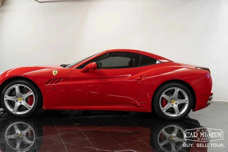 2012 Ferrari California - Image 13 of 31