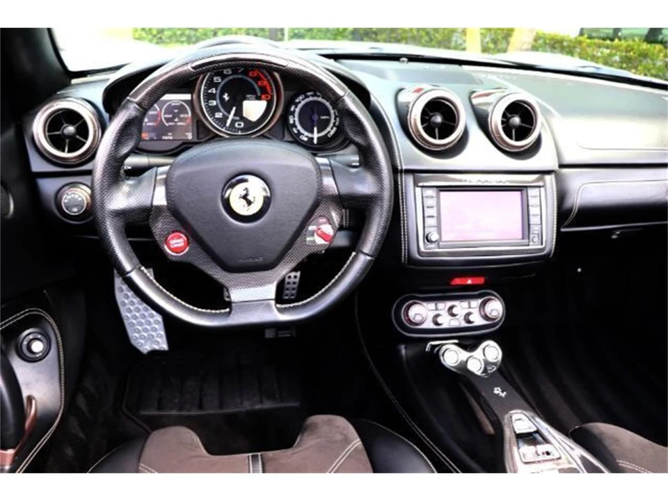 2012 Ferrari California - Image 9 of 17