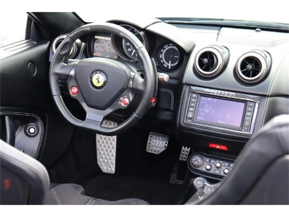 2012 Ferrari California - Image 10 of 17
