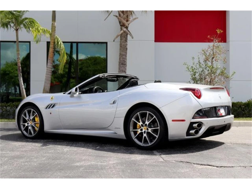 2012 Ferrari California - Image 12 of 17
