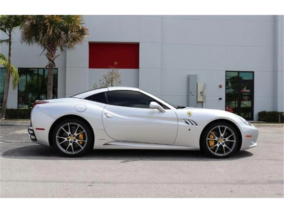 2012 Ferrari California - Image 15 of 17