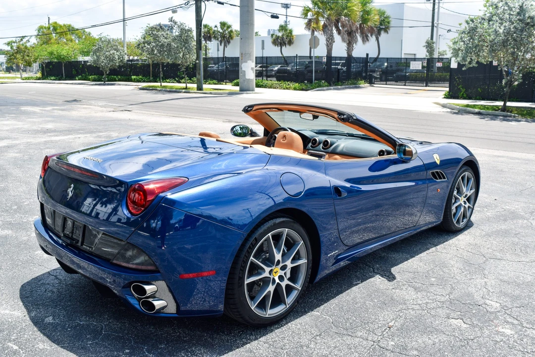 2012 Ferrari California - Image 25 of 31