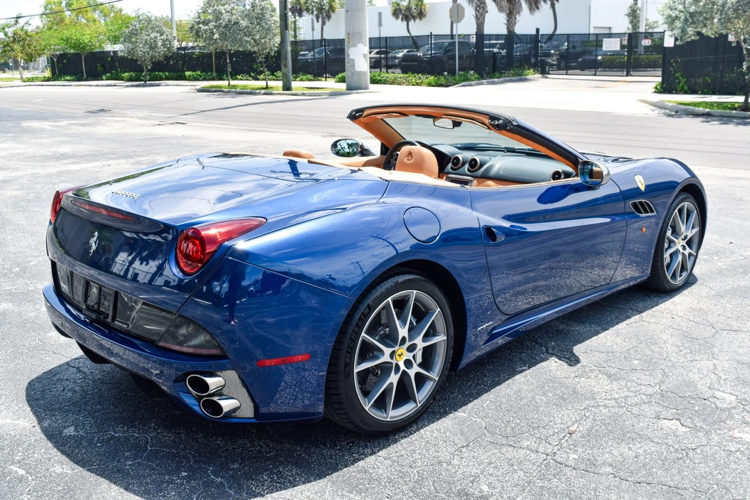 2012 Ferrari California - Image 26 of 31