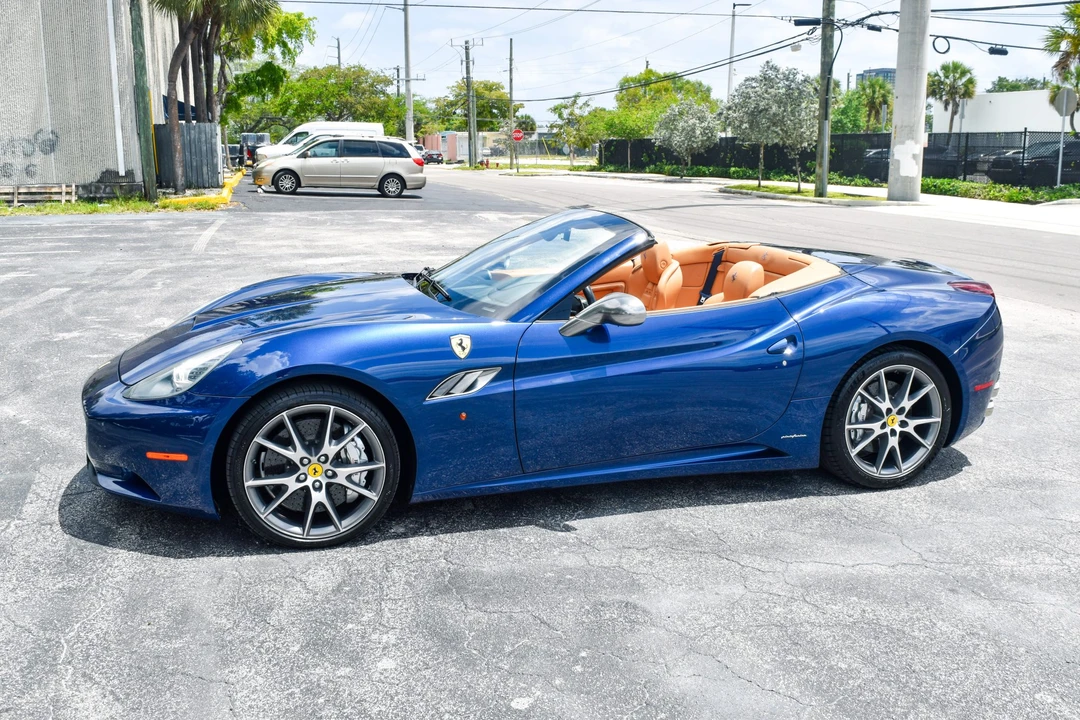 2012 Ferrari California - Image 2 of 31
