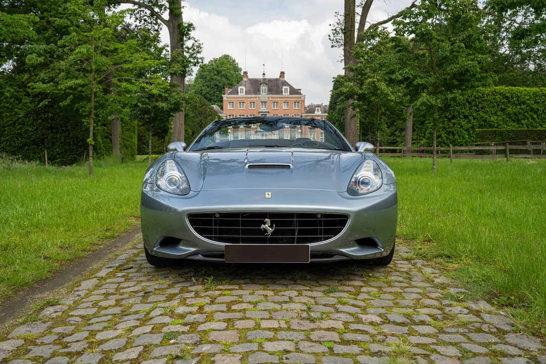 2012 Ferrari California - Image 2 of 31