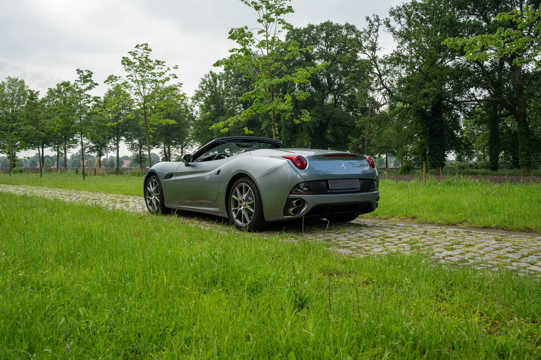2012 Ferrari California - Image 7 of 31