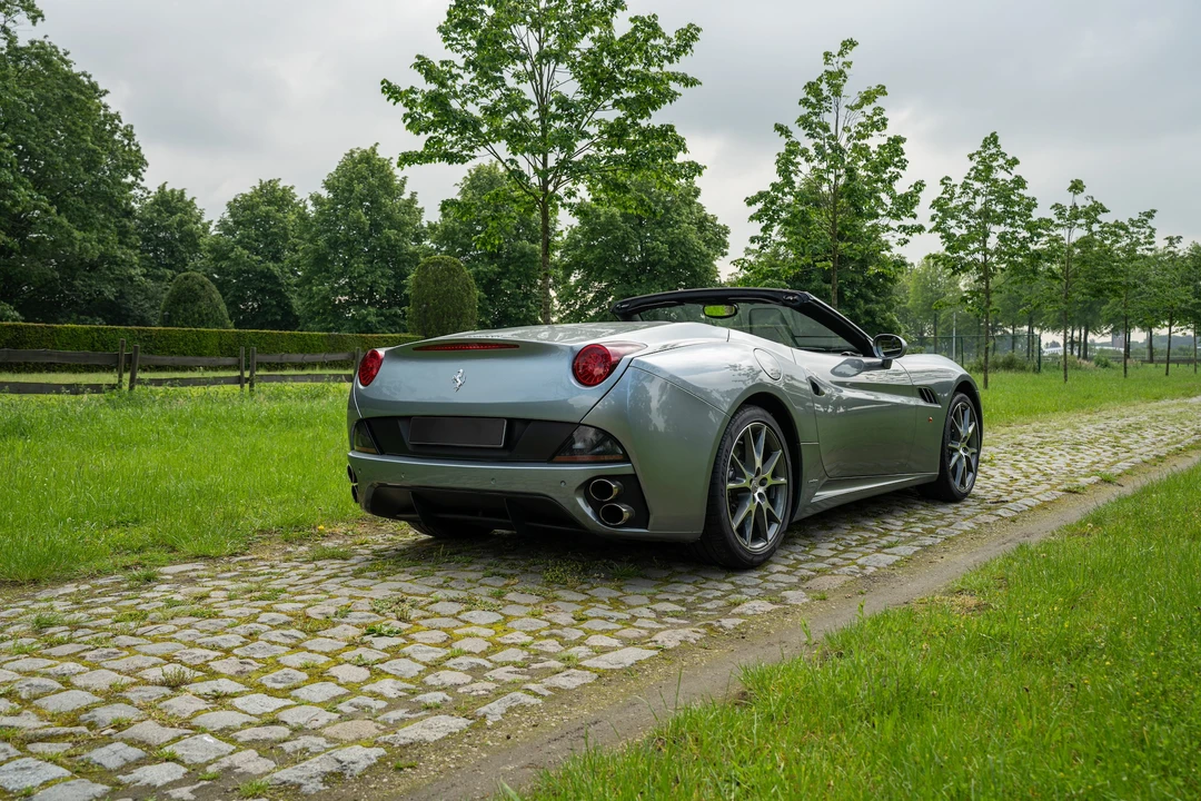 2012 Ferrari California - Image 13 of 31