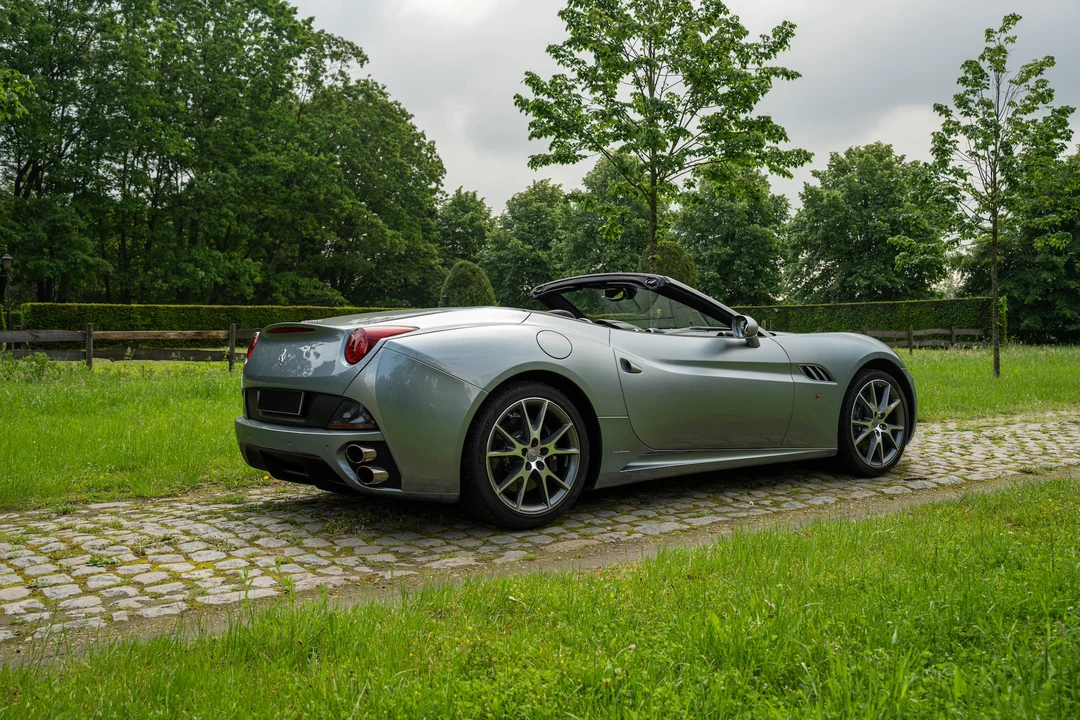 2012 Ferrari California - Image 14 of 31
